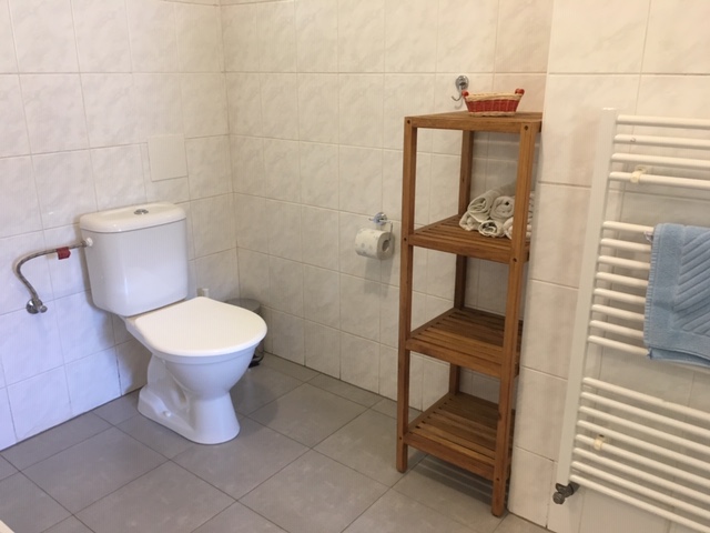 Šedé apartmá – koupelna